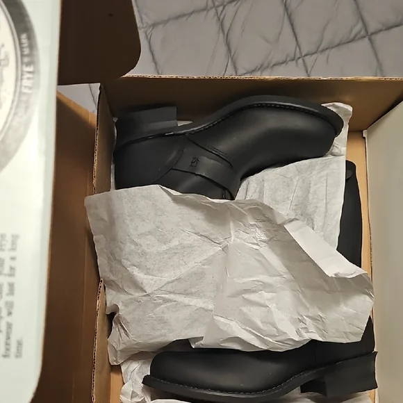 NIB 9.5 Women's Frye Black Leather Engineer Boots - Picture 6 of 8